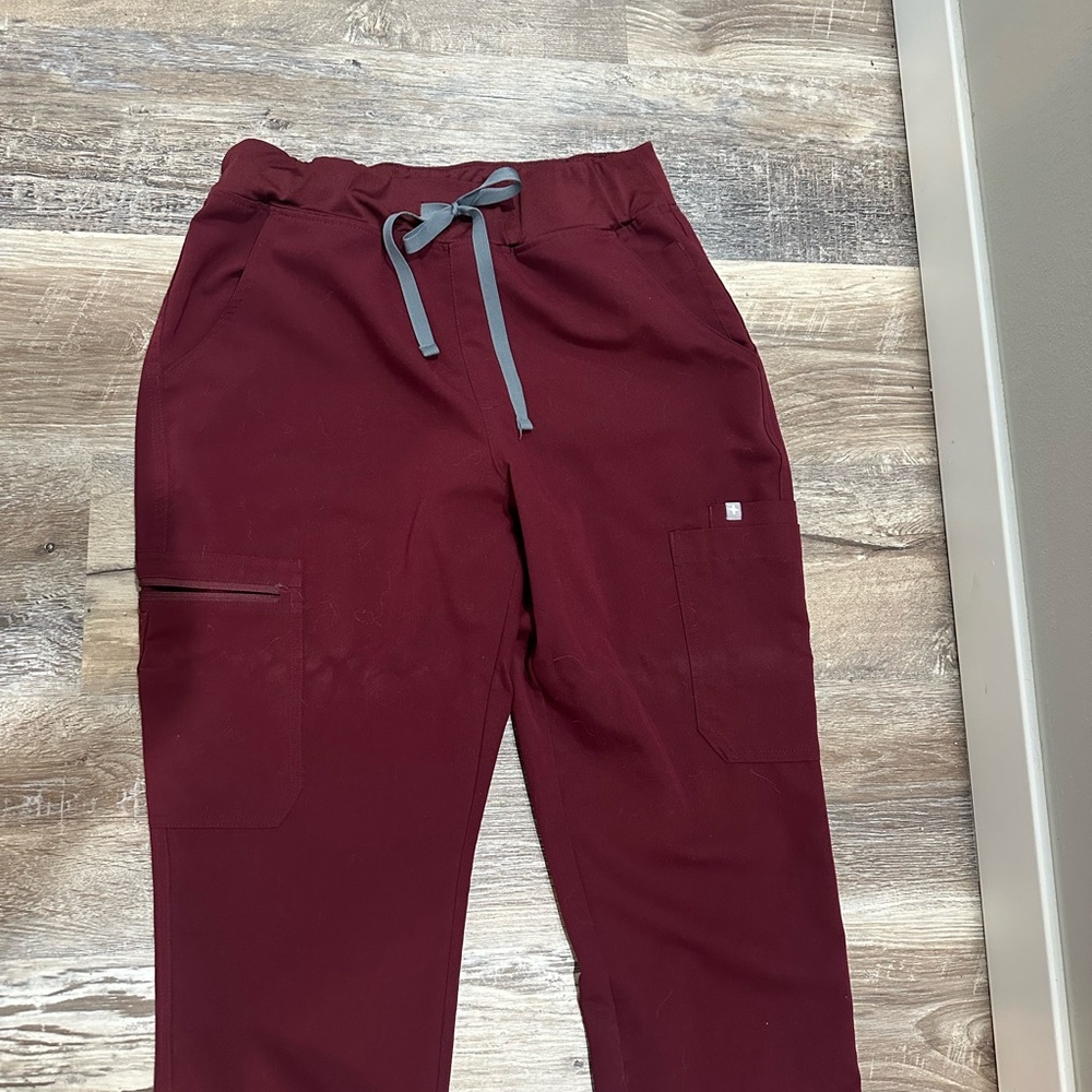 Figs medium burgundy Yola 2.0 high waisted, skinny scrub pant